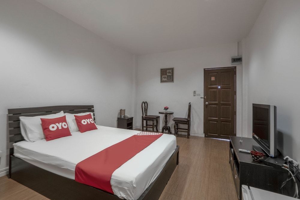 OYO 1089 Baan Boran Superior Double Room 3