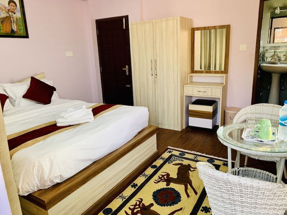 undefined Sherpa Sweet Home