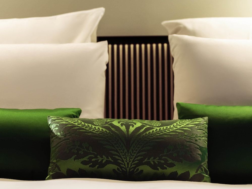 Mercure Paris Gare de Lyon Opéra Bastille Privilege, Triple Room, 1 Double Bed with Sofa bed 3