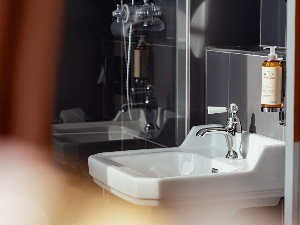 Mercure Paris Gare de Lyon Opéra Bastille Privilege, Triple Room, 1 Double Bed with Sofa bed 6