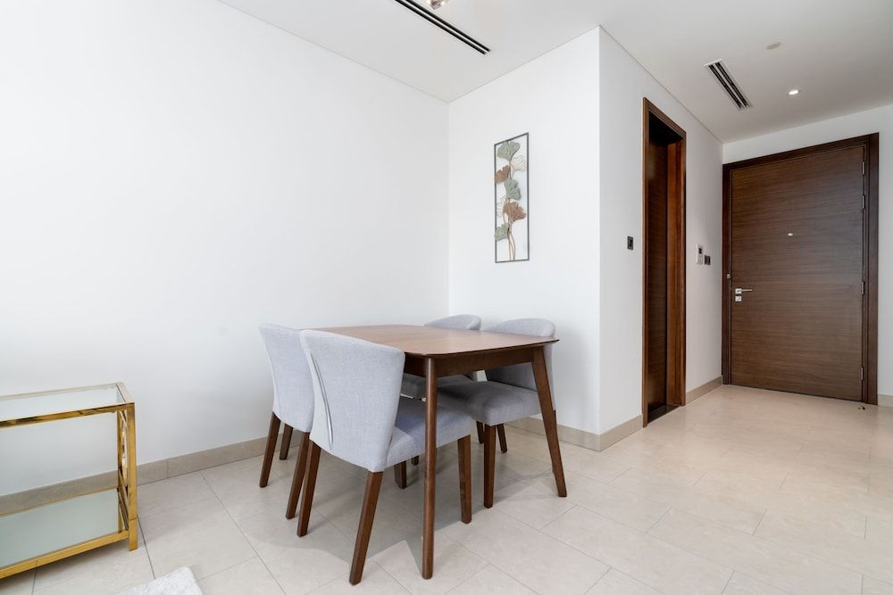 SuperHost - Spacious Apartment With Balcony In Sobha Hartland