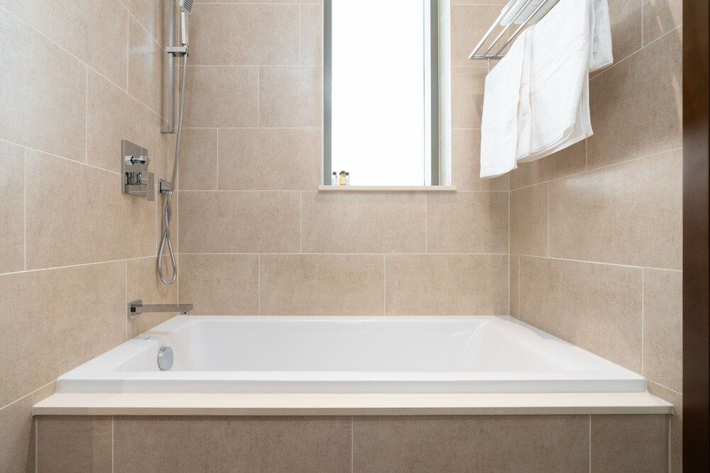 SuperHost - Spacious Apartment With Balcony In Sobha Hartland