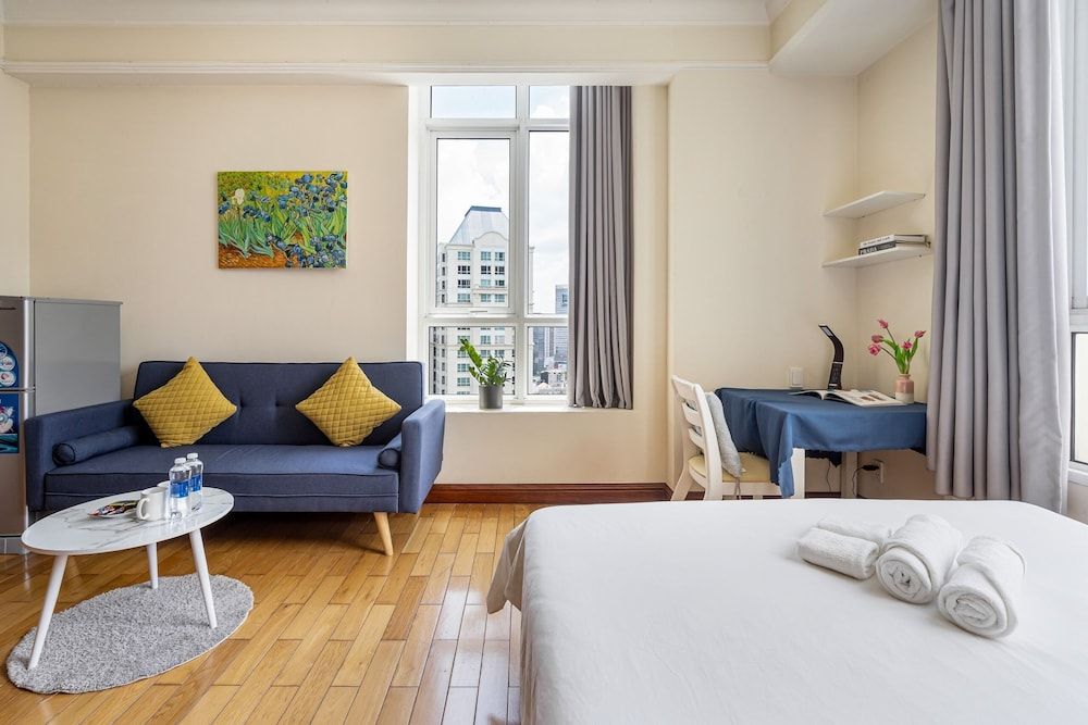 undefined The Manor 2 Apartment - Rooftop Pool 2