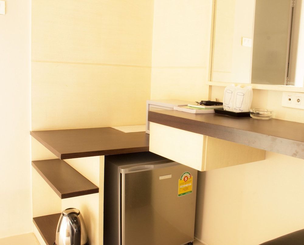 undefined Beehive Magenta Patong Hostel 4