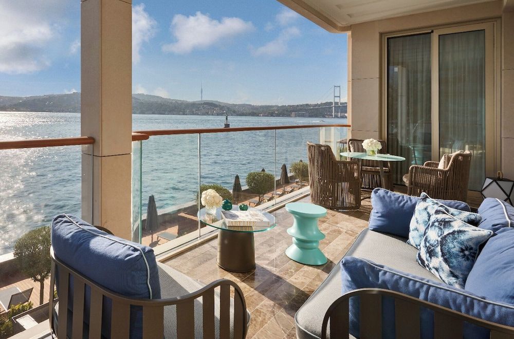 Mandarin Bosphorus Suite