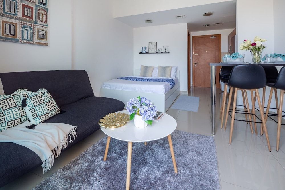 undefined Stylish and Comfy Studio in Lakeside Impz! 8