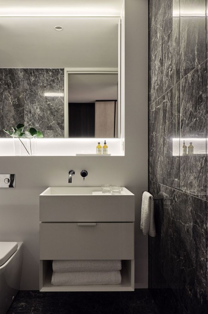 A by Adina Sydney Studio (Twin) 18