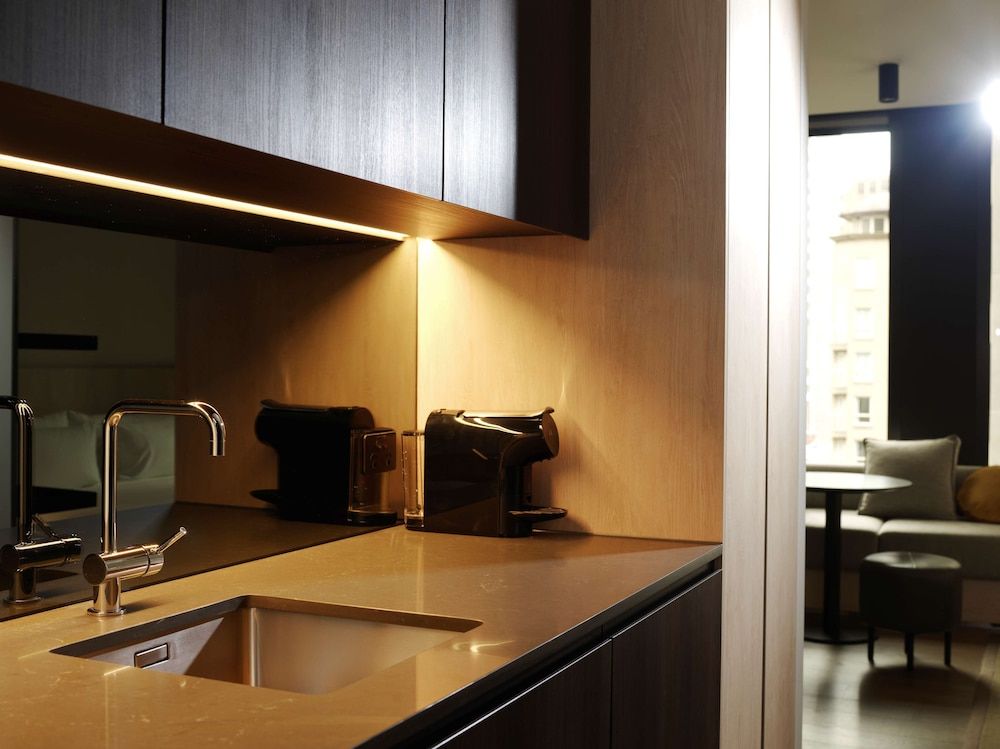 A by Adina Sydney Studio, 1 King Bed 20