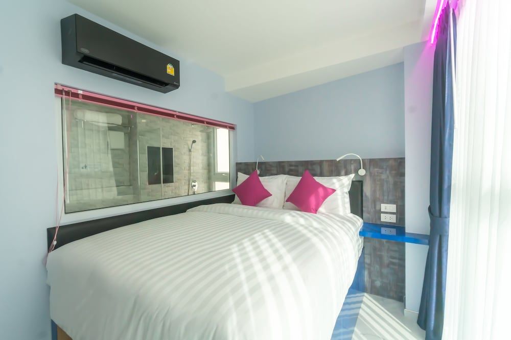 undefined Spark Hotel 2