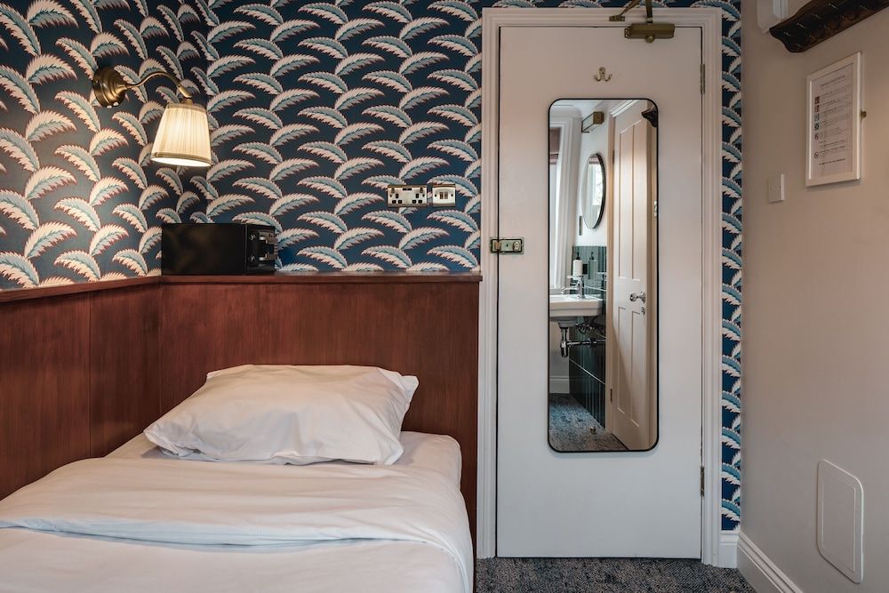 undefined St. David's Hotels 7