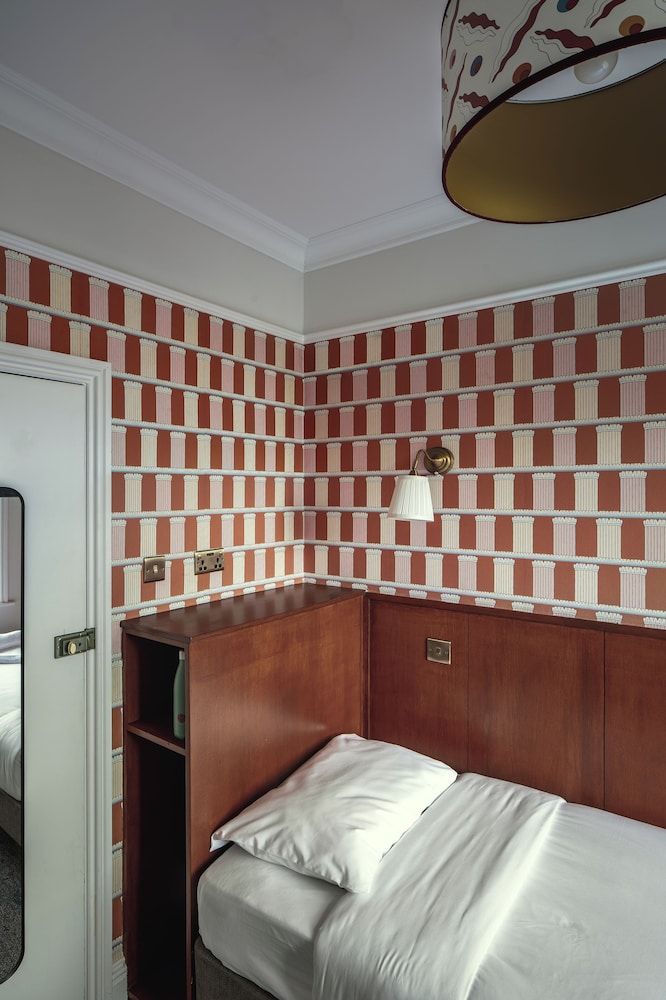 undefined St. David's Hotels 8