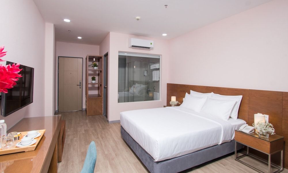 undefined Piano Hotel 8