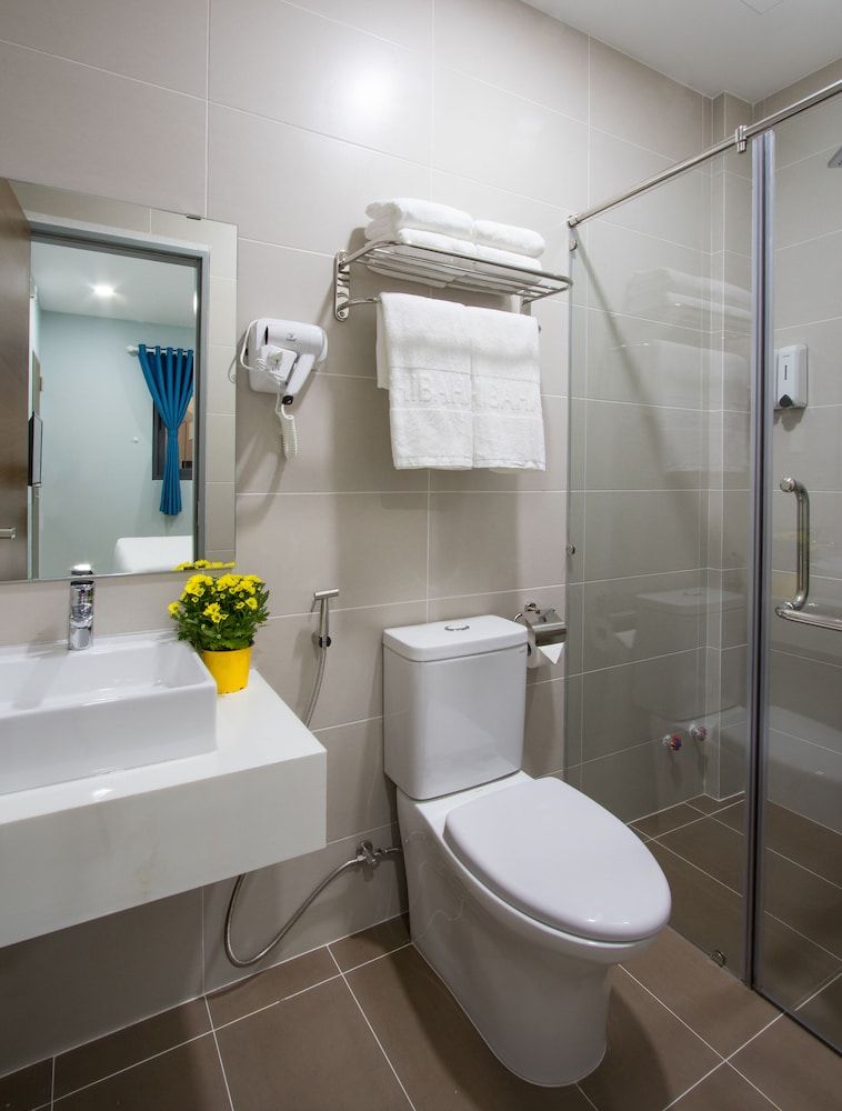 undefined Piano Hotel 5