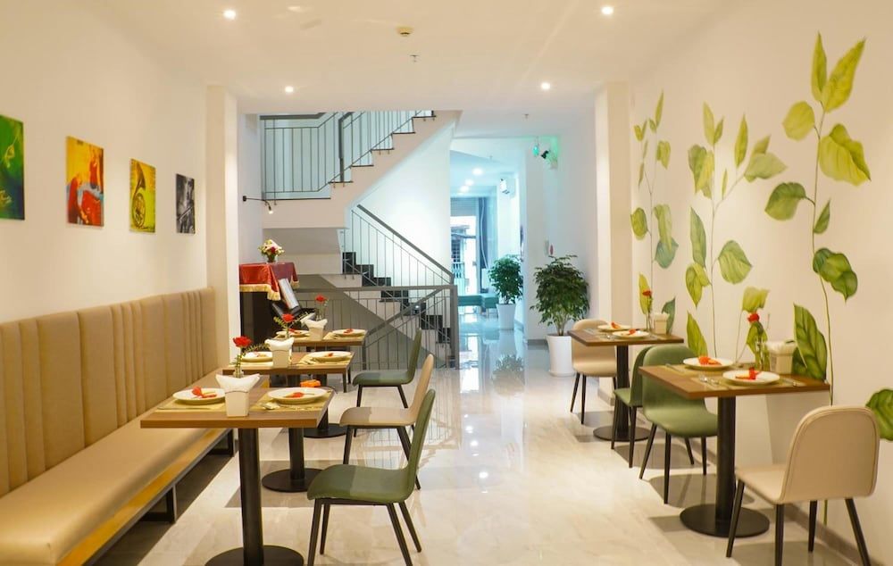 undefined Piano Hotel 10
