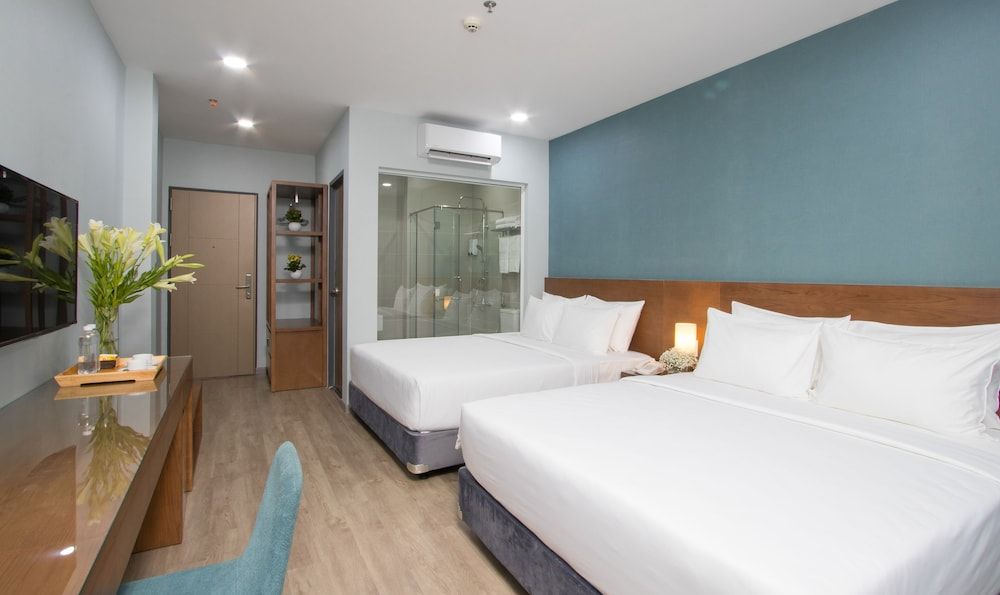 undefined Piano Hotel