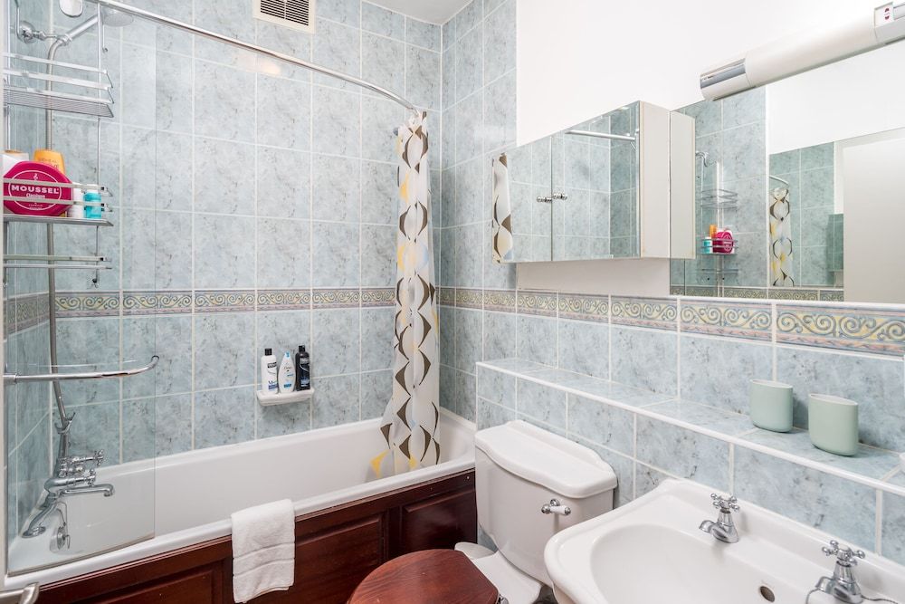 JOIVY Social Distancing for 4 in Earl's Court Apartment (2 Bedrooms) 13