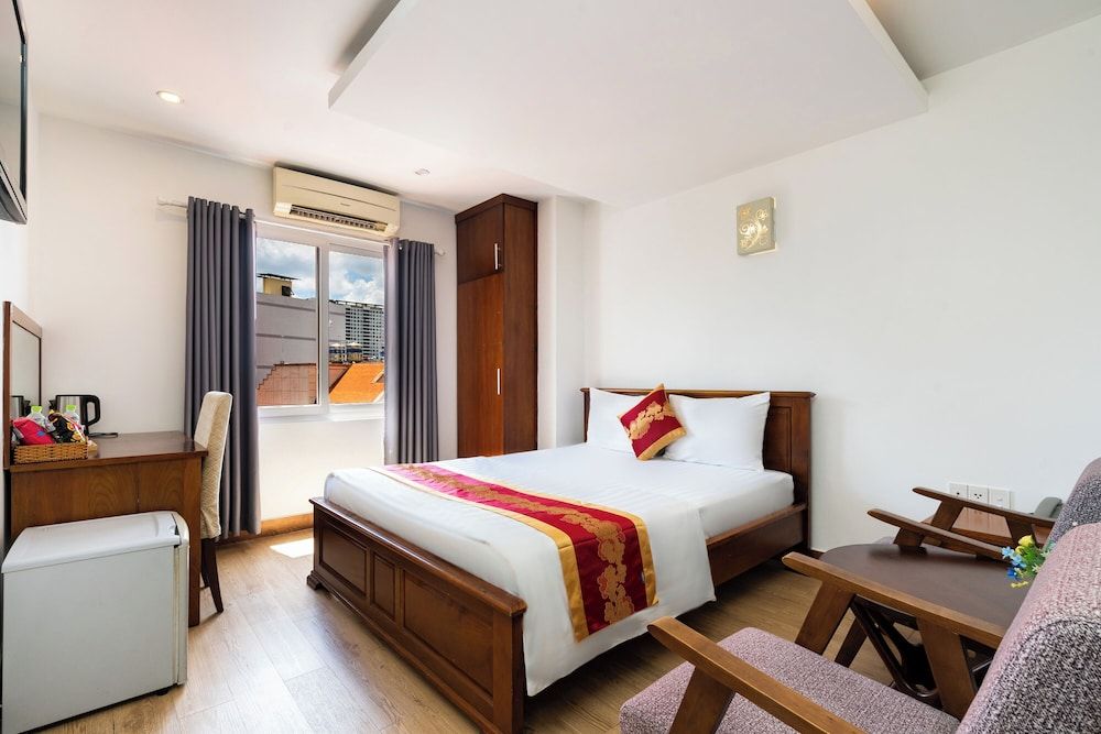 undefined King Hotel Saigon Airport 3