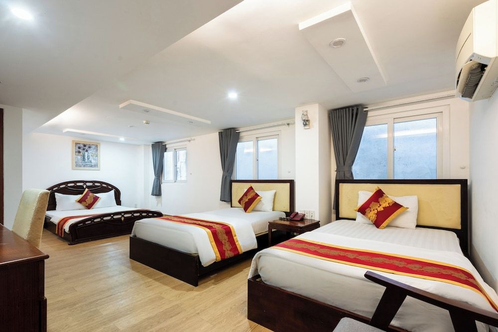 undefined King Hotel Saigon Airport 4