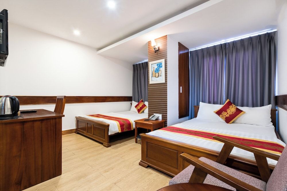 undefined King Hotel Saigon Airport