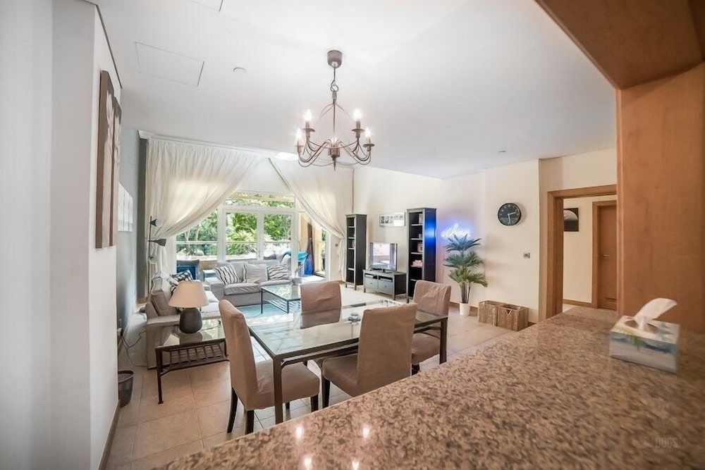 undefined R&H Shoreline Palm 7