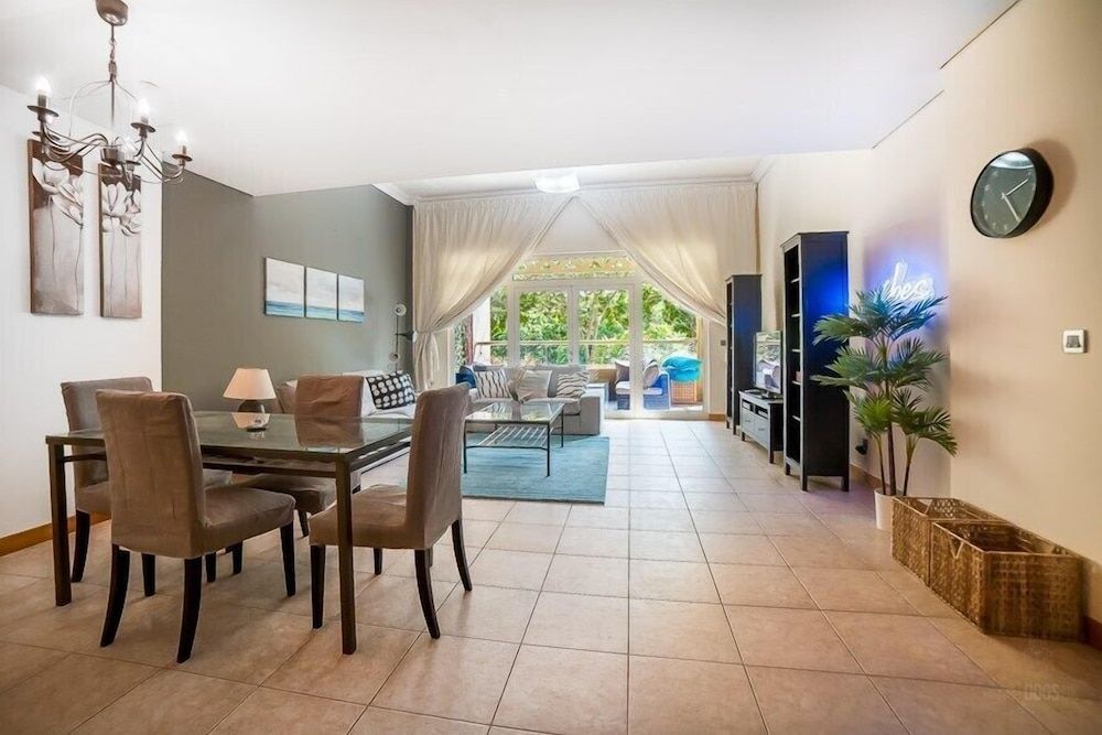 undefined R&H Shoreline Palm 8