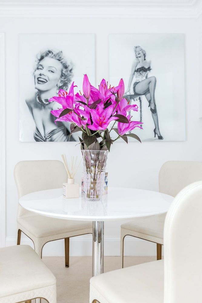 Distinctive apartment for 3 with mezz Apartment 17