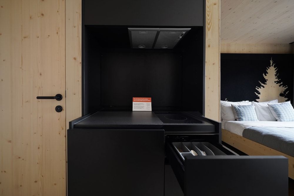 Numa Vienna Wood Medium Studio with Kitchenette 9