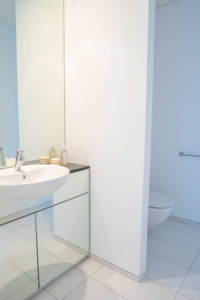 Nasma Luxury Stays- INDEX Tower Deluxe Apartment 34