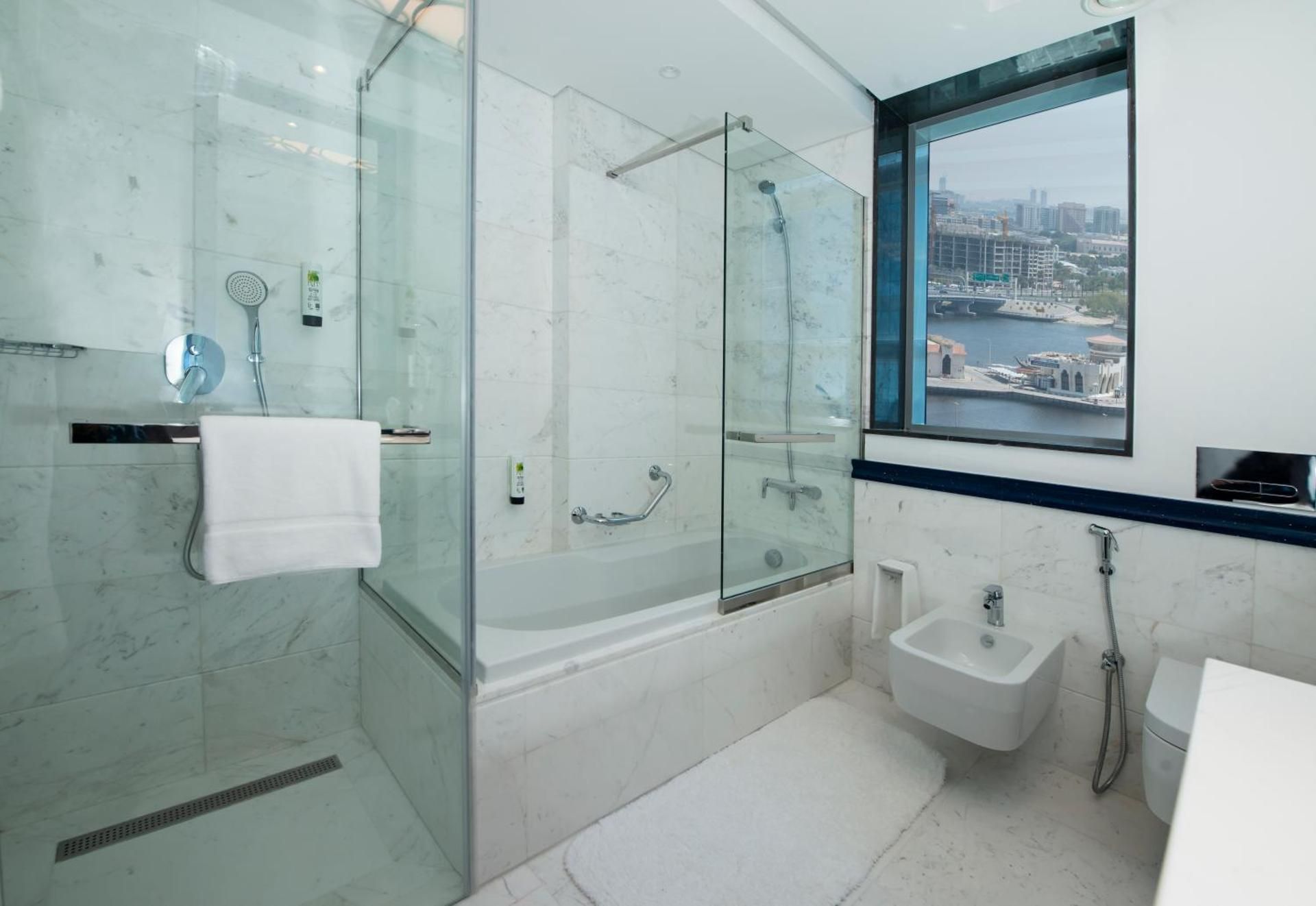 undefined Edge Creekside Hotel 6