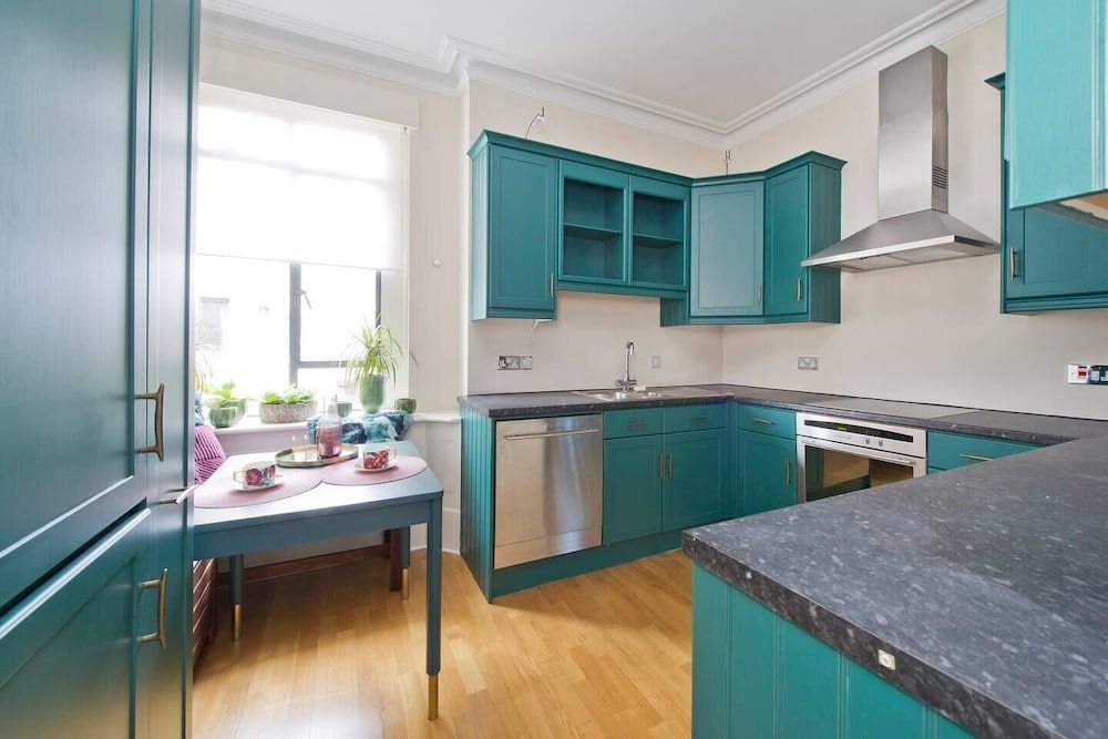 undefined Luxurious 2-bed Apartment 7