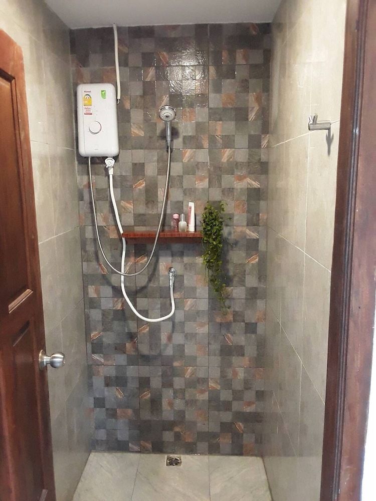 Zleepingpills Aonang Krabi - Hostel Basic Quadruple Room 5