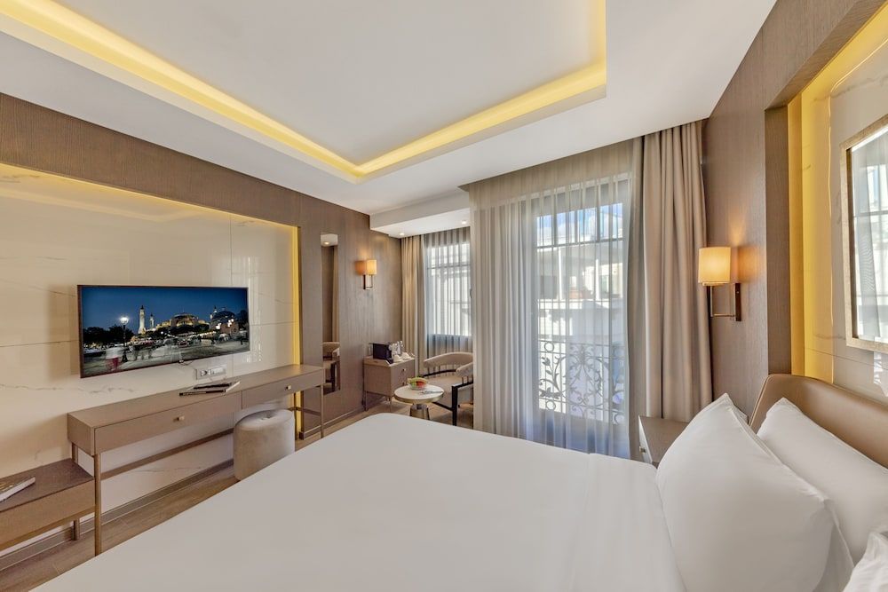 Mula Hotel - Special Class Superior Street View Room