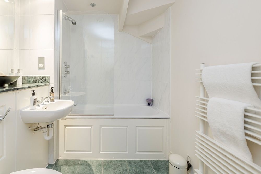 Point West Apartments Luxury Apartment, 2 Bedrooms (Kensington Duplex with Balcony) 23