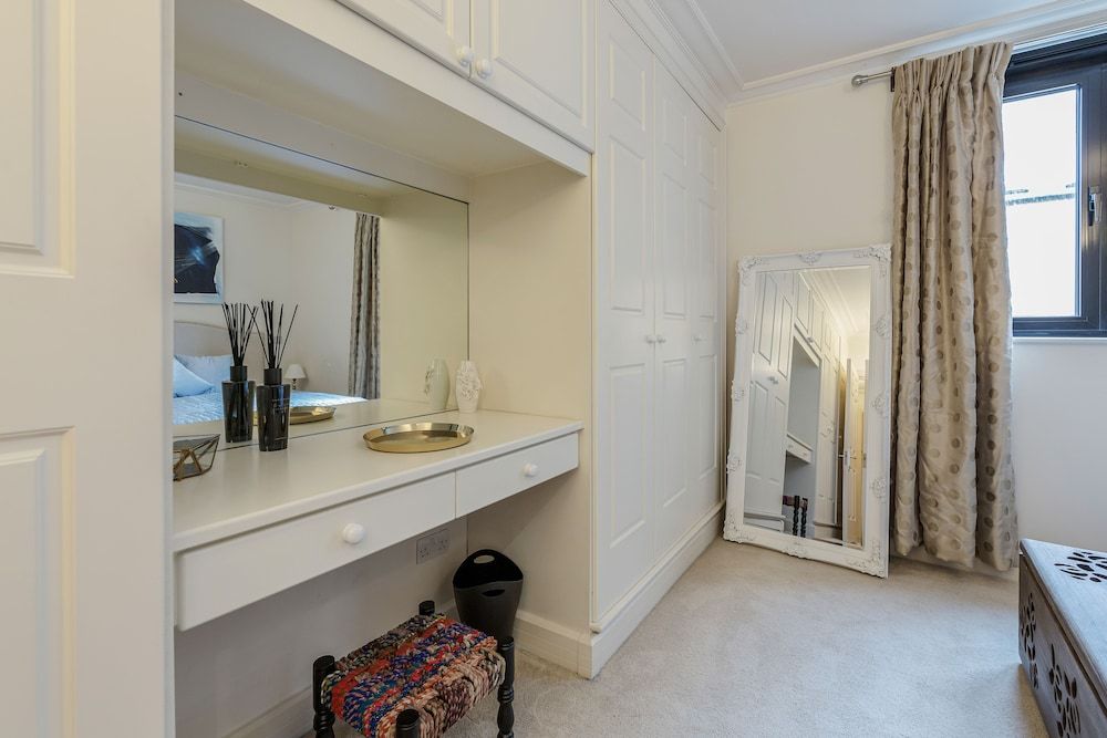 Point West Apartments Luxury Apartment, 2 Bedrooms (Kensington Duplex with Balcony) 35