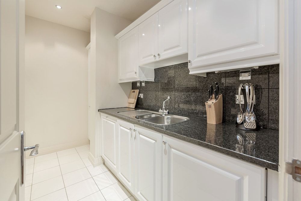 Point West Apartments Luxury Apartment, 2 Bedrooms (Kensington Duplex with Balcony) 20