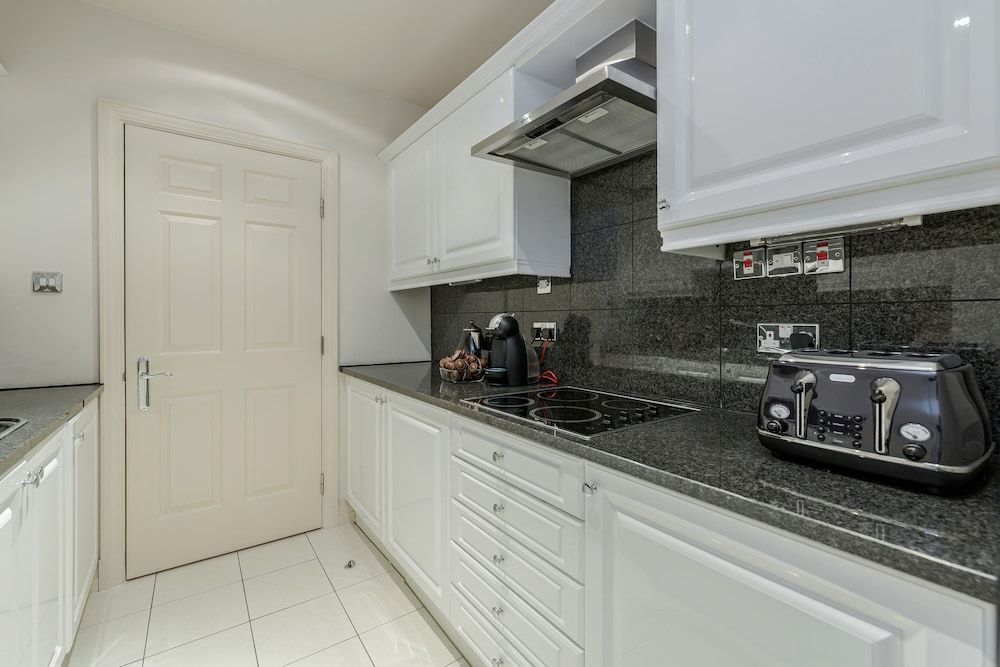 Point West Apartments Luxury Apartment, 2 Bedrooms (Kensington Duplex with Balcony) 22