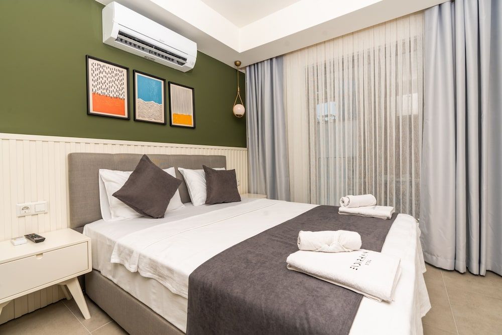 undefined Kas Evderhan