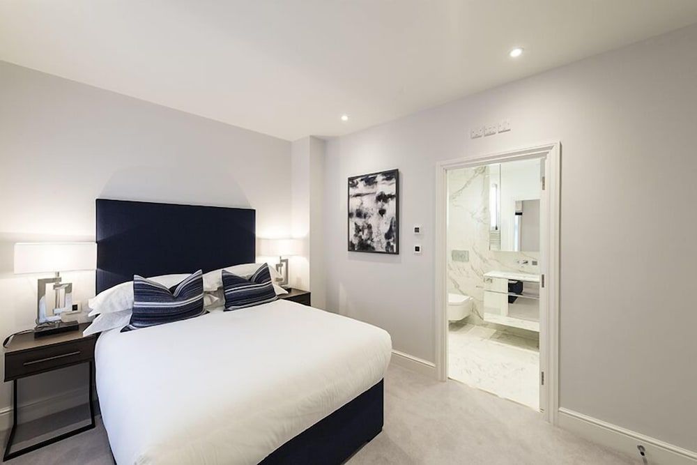 undefined Luxury Three Bedroom - Flat 132 Lower Ground Floor 8