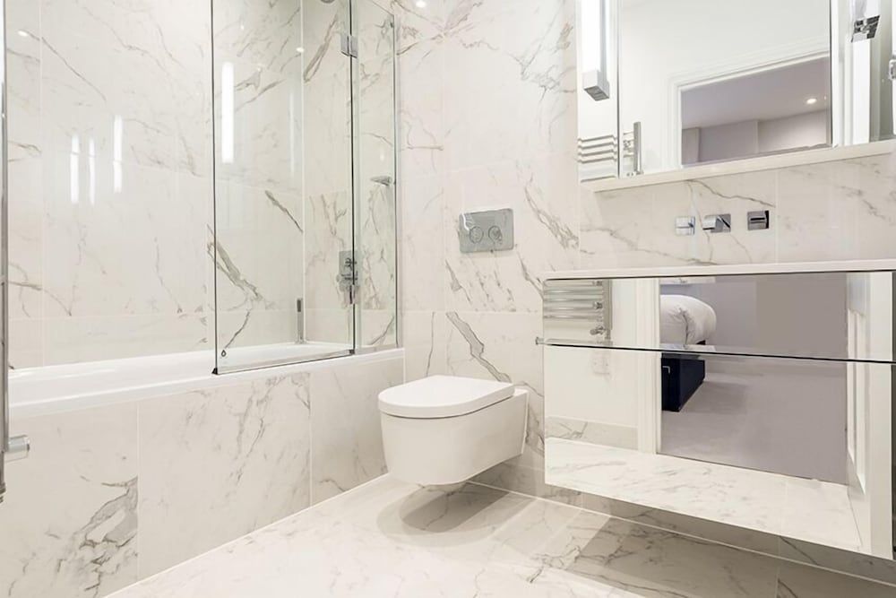 undefined Luxury Three Bedroom - Flat 132 Lower Ground Floor 4