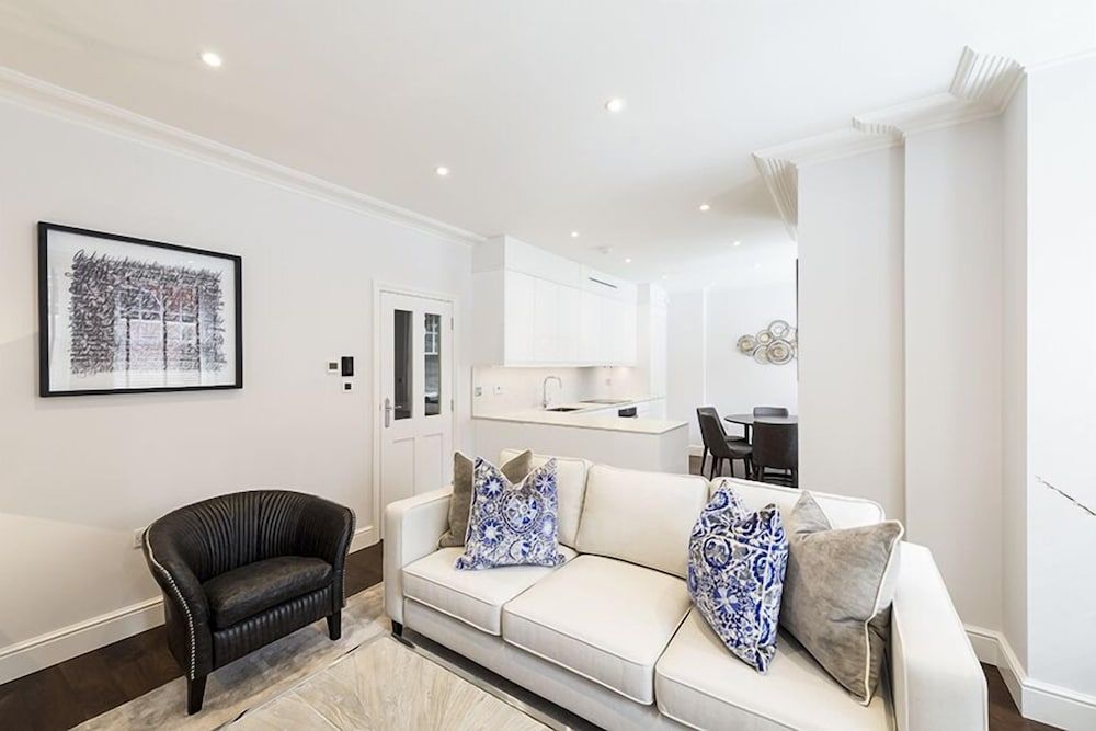 undefined Luxury Three Bedroom - Flat 132 Lower Ground Floor