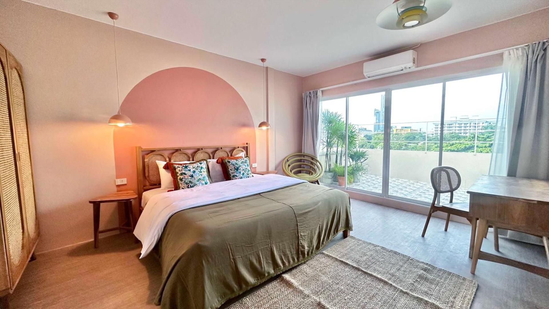 Sasi Home Sukhumvit Five-Bedroom House
