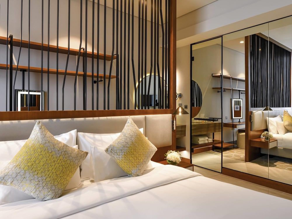 Deluxe Room, 1 King Bed with Free Airport Transfer & Shuttle to La Mer & Malls