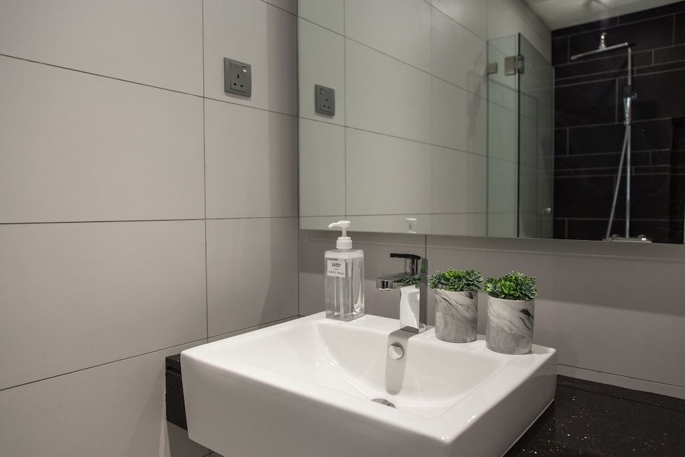 Anggun Residence by Sleepy Bear City Studio, 1 Queen Bed 13