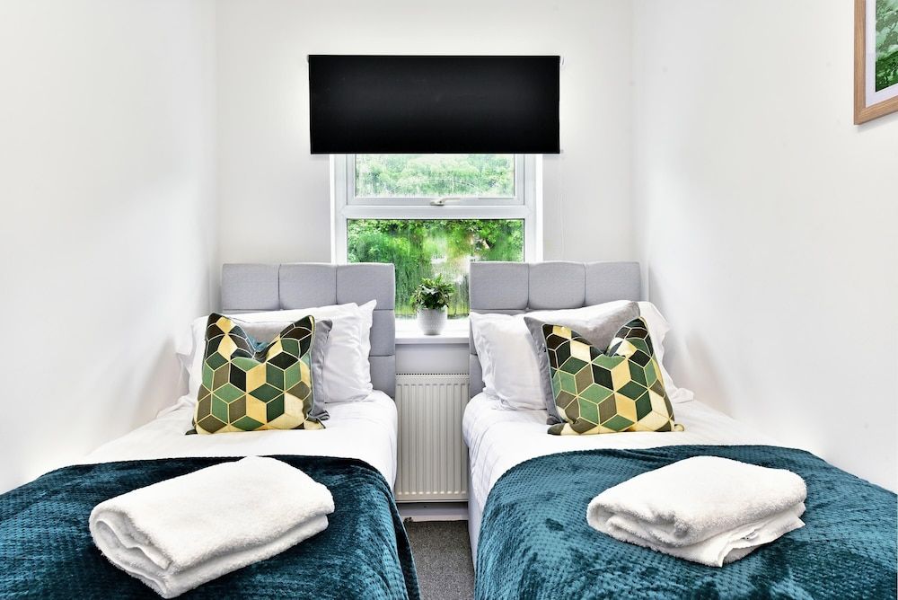 West Ealing SVD Apt. - 2 Bedroom 2 Bath Classic Apartment 9