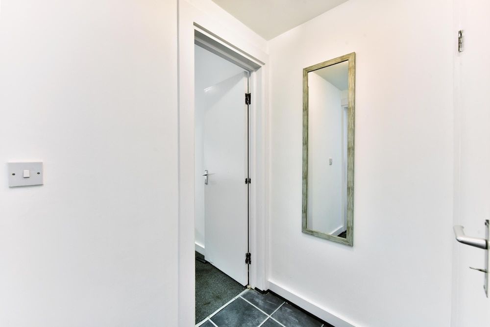 West Ealing SVD Apt. - 2 Bedroom 2 Bath Classic Apartment 11