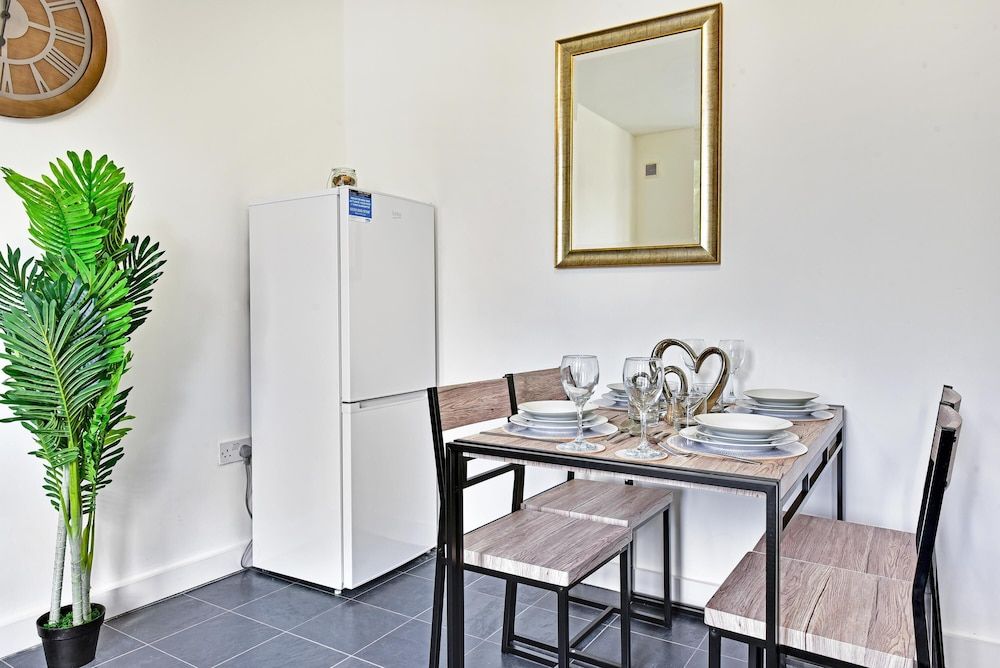 West Ealing SVD Apt. - 2 Bedroom 2 Bath Classic Apartment 18