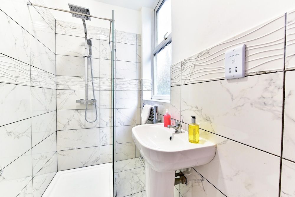 West Ealing SVD Apt. - 2 Bedroom 2 Bath Classic Apartment 13