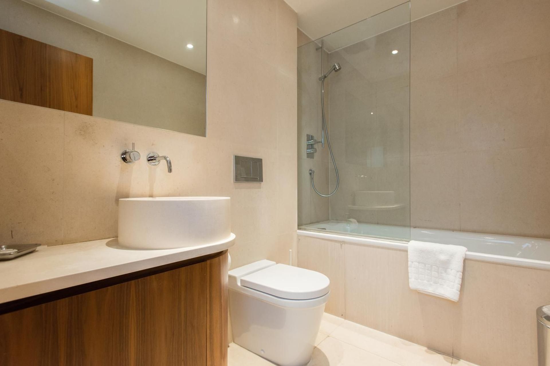 Presidential Apartments - Kensington Executive Studio 8