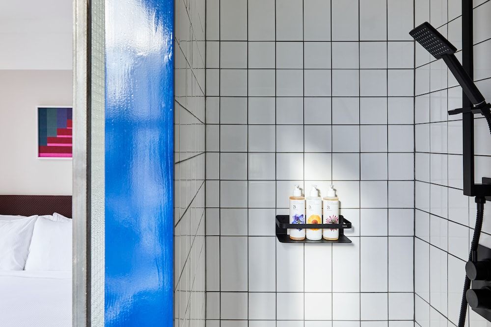 The Buxton Basic Double Room, 1 Double Bed, Non Smoking 4