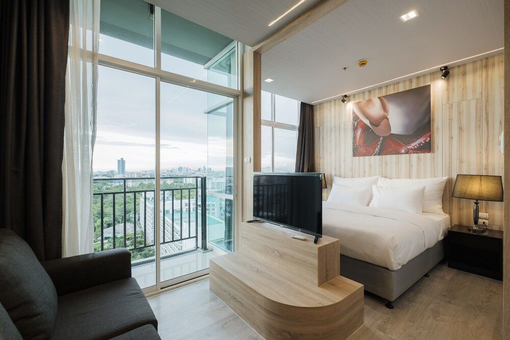 undefined The Grand Jomtien by Favstay 6